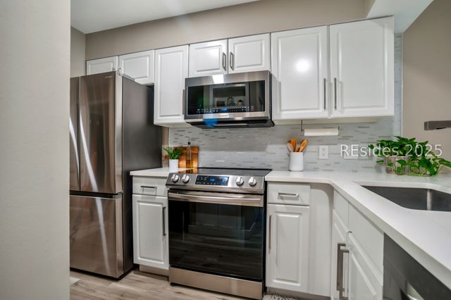 50 Yacht Cove Dr Apt 214, Hilton Head Island, SC 29928