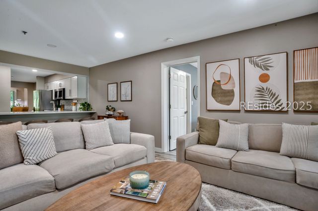 50 Yacht Cove Dr Apt 214, Hilton Head Island, SC 29928