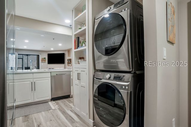 50 Yacht Cove Dr Apt 214, Hilton Head Island, SC 29928