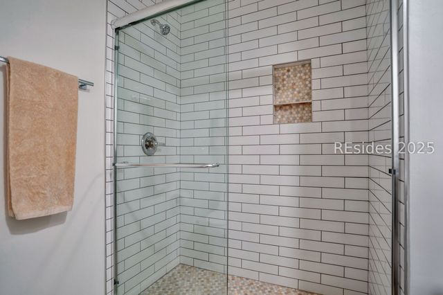 50 Yacht Cove Dr Apt 214, Hilton Head Island, SC 29928