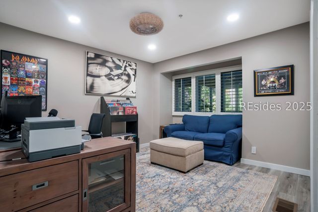 50 Yacht Cove Dr Apt 214, Hilton Head Island, SC 29928