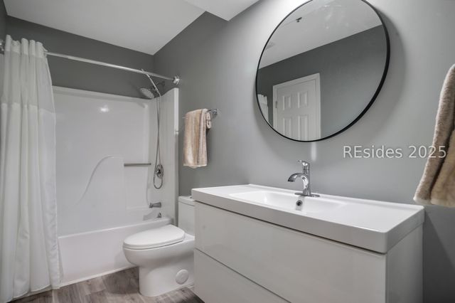 50 Yacht Cove Dr Apt 214, Hilton Head Island, SC 29928