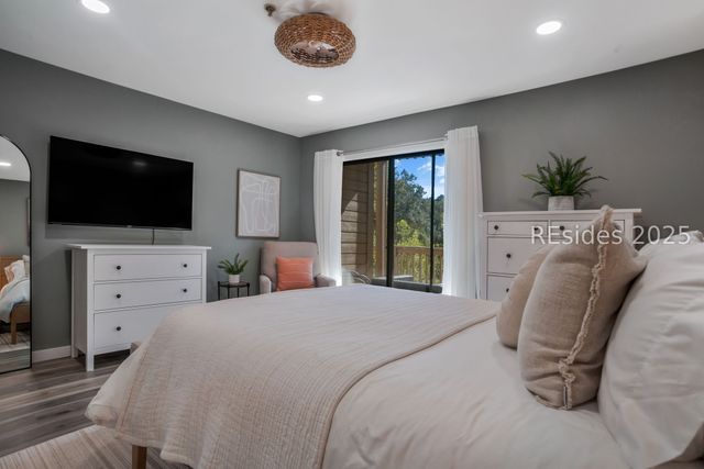 50 Yacht Cove Dr Apt 214, Hilton Head Island, SC 29928