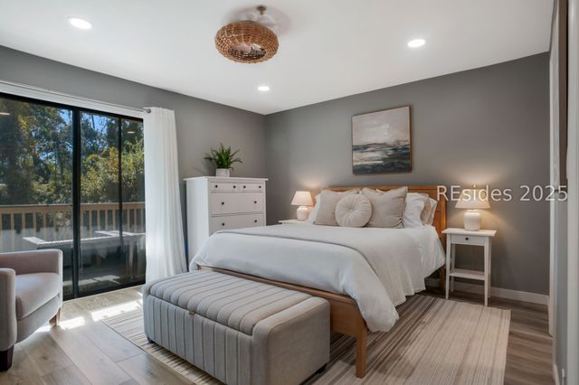 50 Yacht Cove Dr Apt 214, Hilton Head Island, SC 29928