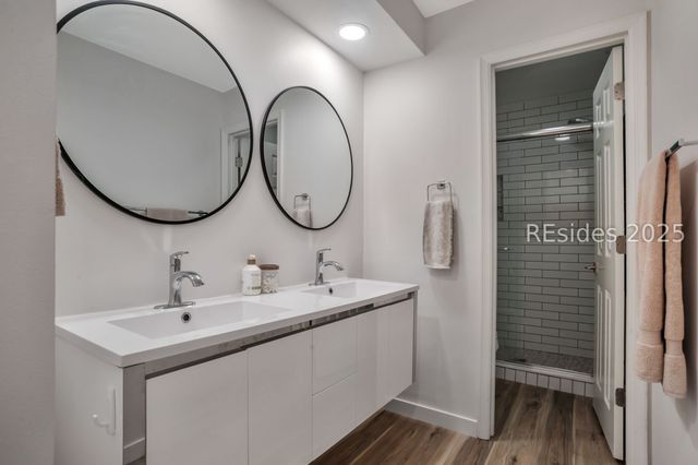 50 Yacht Cove Dr Apt 214, Hilton Head Island, SC 29928