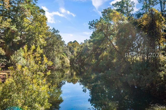 50 Yacht Cove Dr Apt 214, Hilton Head Island, SC 29928