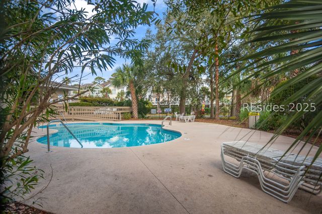 50 Yacht Cove Dr Apt 214, Hilton Head Island, SC 29928