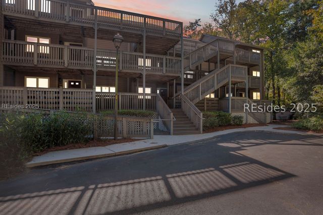 50 Yacht Cove Dr Apt 214, Hilton Head Island, SC 29928