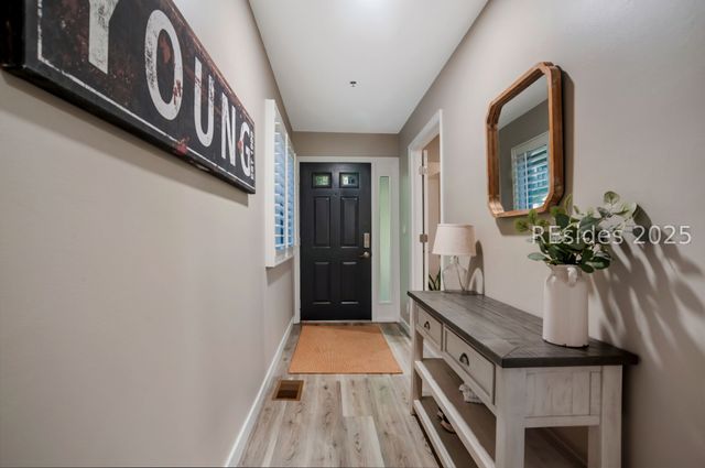 50 Yacht Cove Dr Apt 214, Hilton Head Island, SC 29928