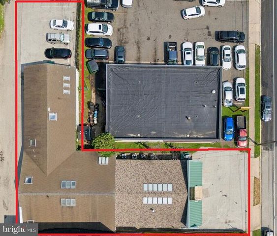 511-513 W CHESTER PIKE, Havertown, PA 19083