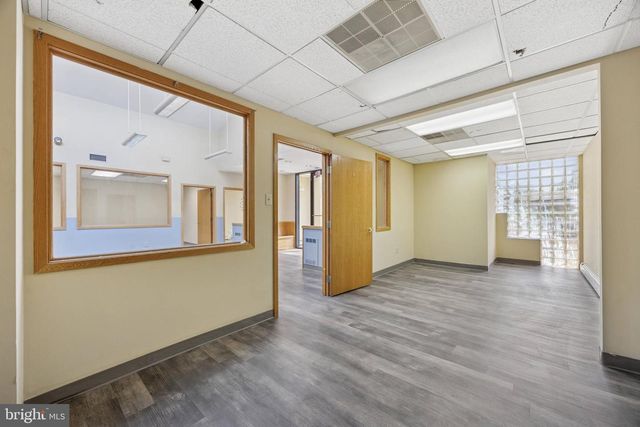 511-513 W CHESTER PIKE, Havertown, PA 19083