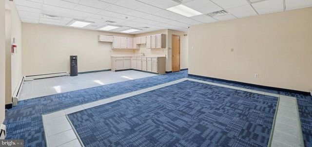 511-513 W CHESTER PIKE, Havertown, PA 19083