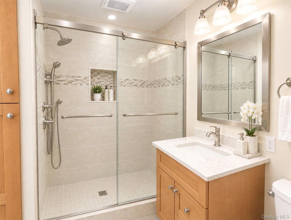 27110 Grand Central Parkway 30C, Floral Park, NY 11005 — photo 3