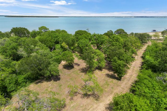 8471 Southern Shore Court, Kemp, TX 75143
