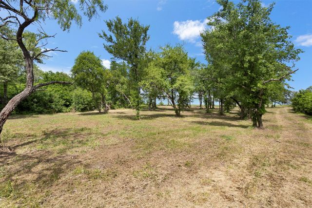 8471 Southern Shore Court, Kemp, TX 75143