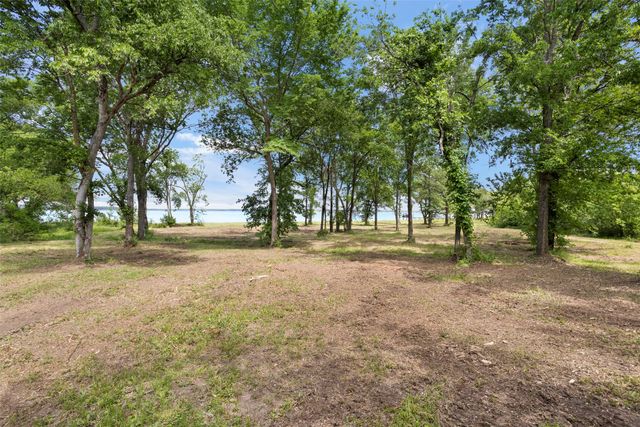8471 Southern Shore Court, Kemp, TX 75143