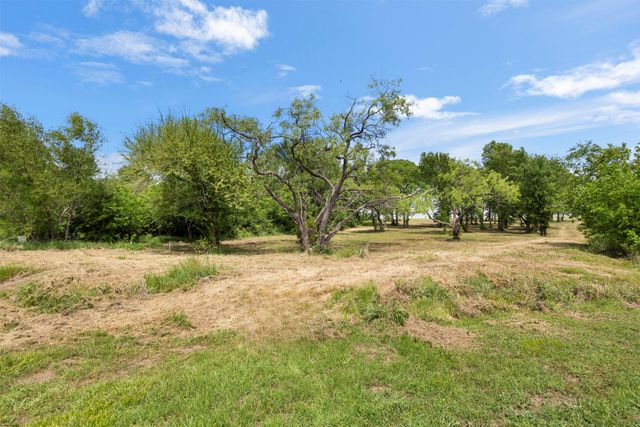 8471 Southern Shore Court, Kemp, TX 75143