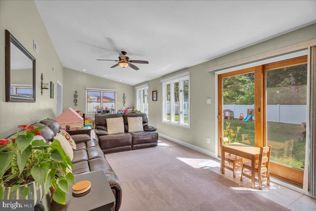 18 MANSFIELD DR, Sewell, NJ 08080