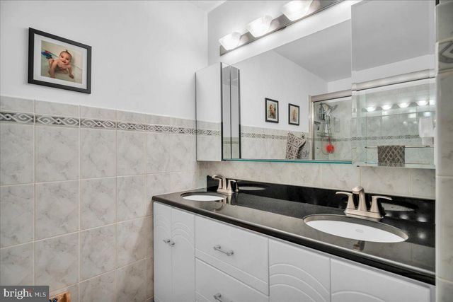 18 MANSFIELD DR, Sewell, NJ 08080