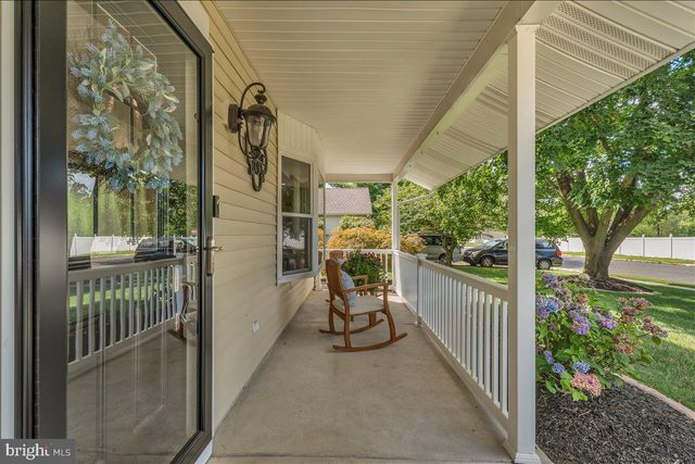 18 MANSFIELD DR, Sewell, NJ 08080