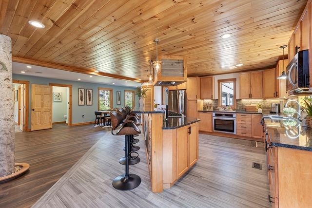 8 Barrett Rd, North Brookfield, MA 01535