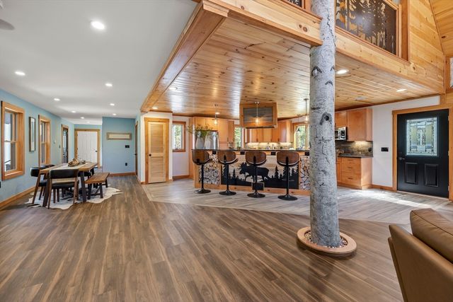 8 Barrett Rd, North Brookfield, MA 01535