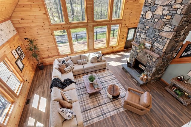 8 Barrett Rd, North Brookfield, MA 01535