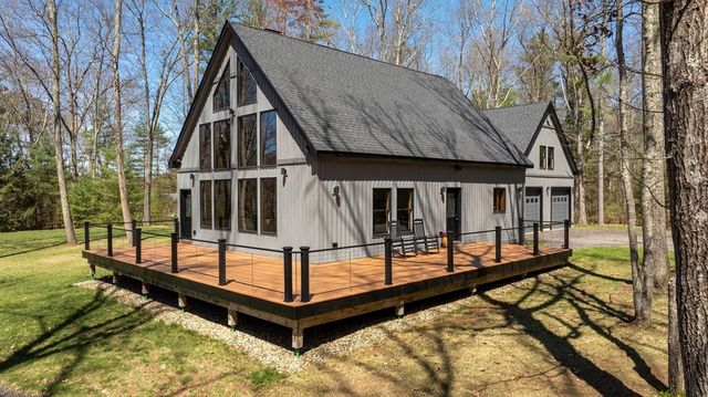 8 Barrett Rd, North Brookfield, MA 01535