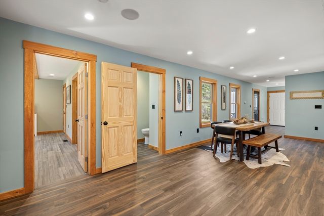 8 Barrett Rd, North Brookfield, MA 01535