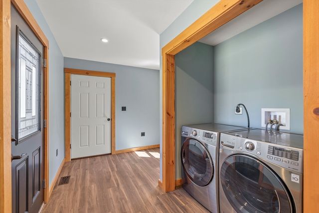 8 Barrett Rd, North Brookfield, MA 01535