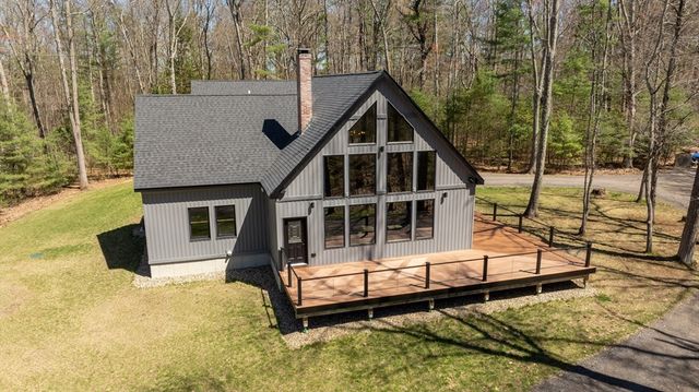 8 Barrett Rd, North Brookfield, MA 01535