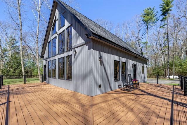 8 Barrett Rd, North Brookfield, MA 01535