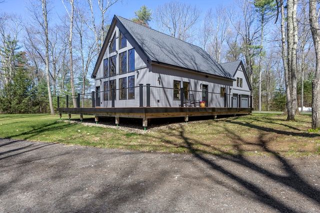8 Barrett Rd, North Brookfield, MA 01535