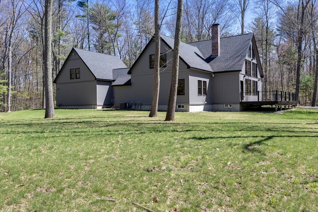 8 Barrett Rd, North Brookfield, MA 01535