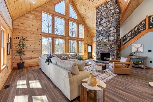 8 Barrett Rd, North Brookfield, MA 01535