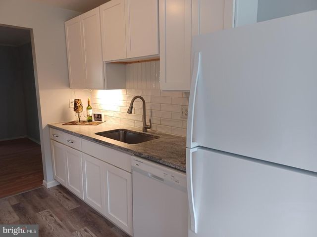 403 ROBERTS LN, Marlton, NJ 08053
