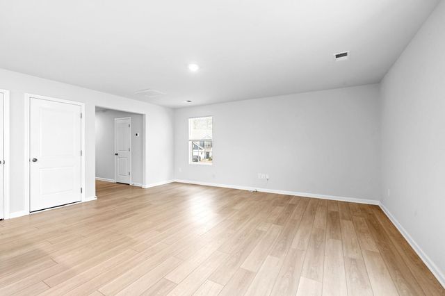 1306 Fairbairn Road, Spartanburg, SC 29303