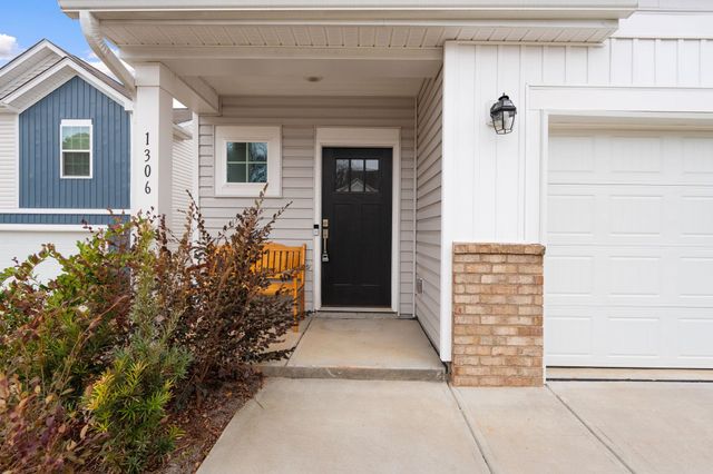 1306 Fairbairn Road, Spartanburg, SC 29303