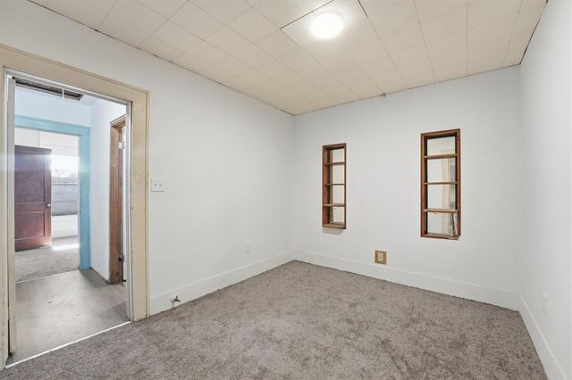 202 S Magnolia Street, Highlands, TX 77562