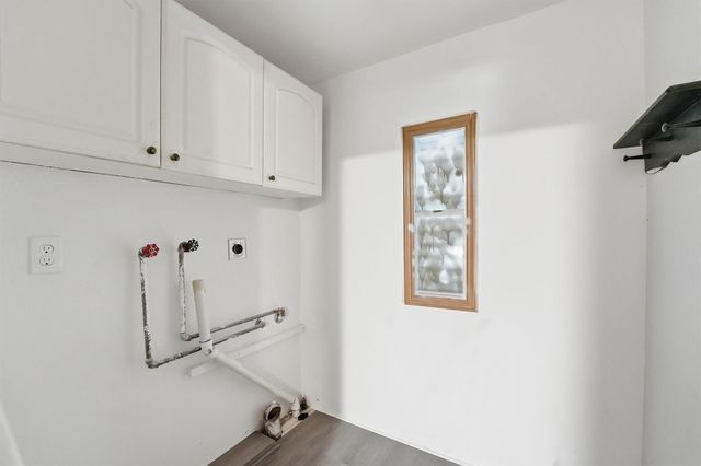 202 S Magnolia Street, Highlands, TX 77562