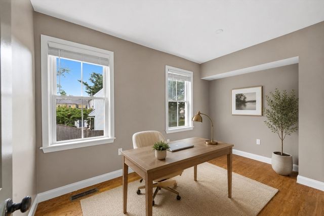 19 Hersey St, Hingham, MA 02043