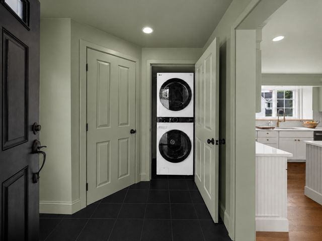 19 Hersey St, Hingham, MA 02043
