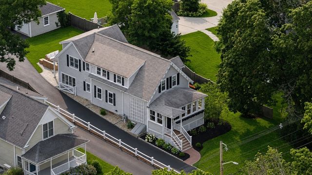 19 Hersey St, Hingham, MA 02043