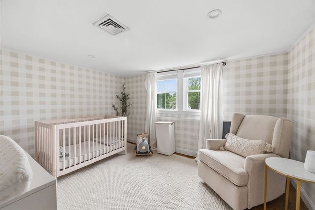 19 Hersey St, Hingham, MA 02043