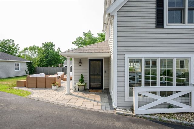 19 Hersey St, Hingham, MA 02043