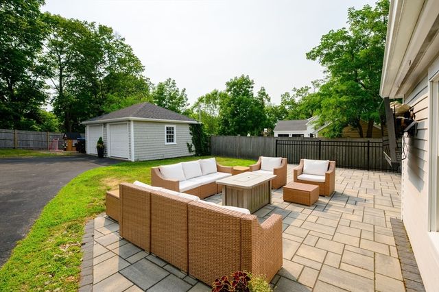 19 Hersey St, Hingham, MA 02043