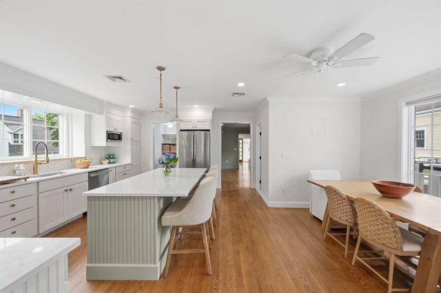 19 Hersey St, Hingham, MA 02043