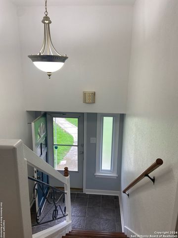 442 Harcourt, San Antonio, TX 78223