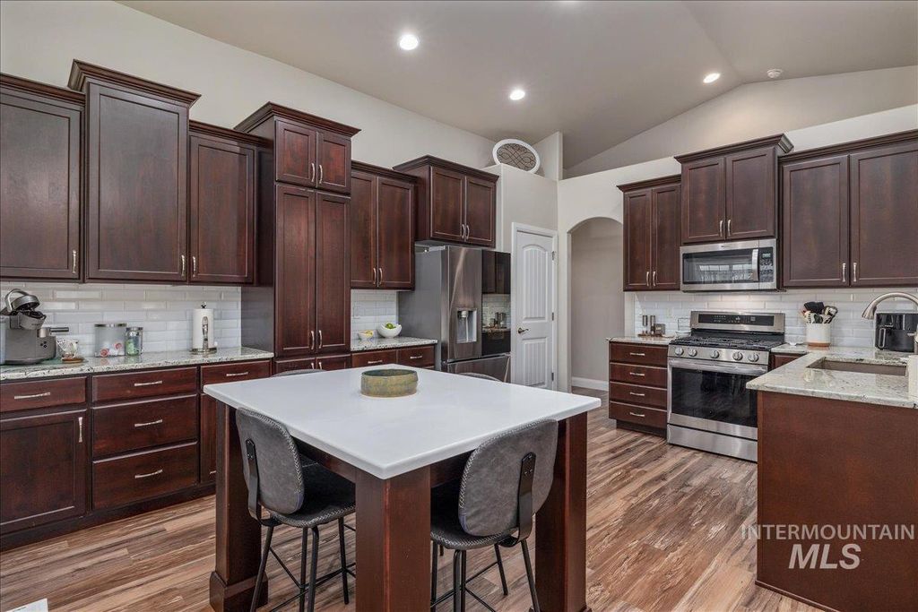 5911 W Quintale Dr, Meridian, ID 83646 photo 3