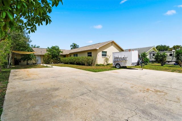 3052 PARK LANE B, Dunedin, FL 34698